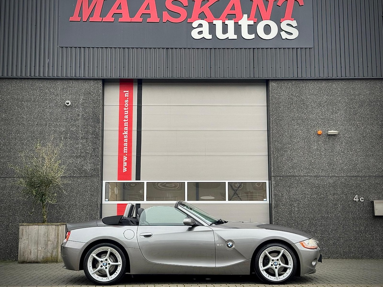BMW Z4 Roadster - 3.0i / Sportseats / Torsen sper diff / Manual / Cruise / PERFECTLY MAINTAINED! - AutoWereld.nl