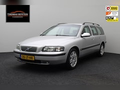 Volvo V70 - 2.4 Comfort Line 2002 NAP | Trekhaak | Cruise control | Climate control | Camera | Bluetoo