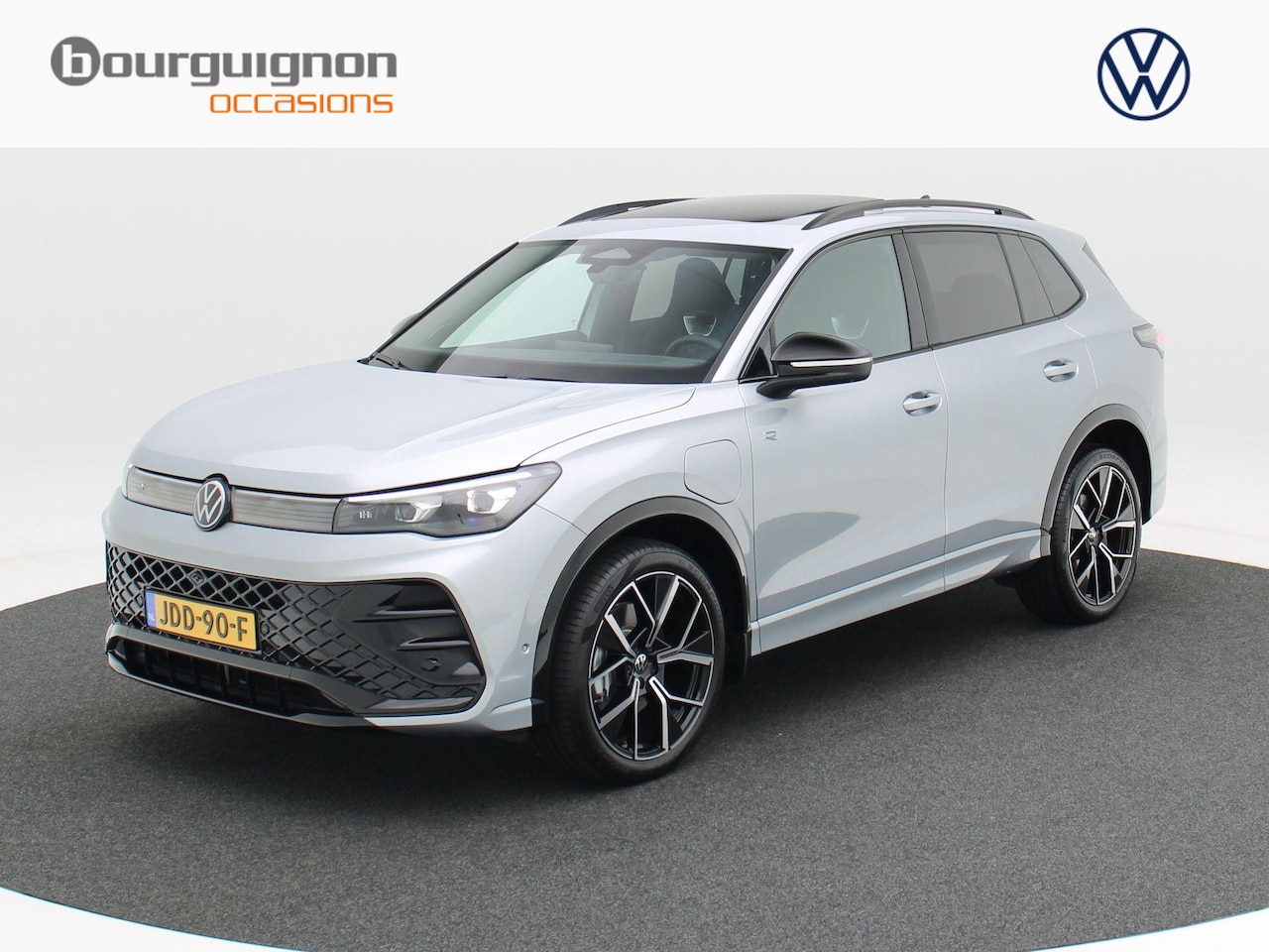 Volkswagen Tiguan - 1.5 272 Pk eHybrid R-Line Edition | Black Style | Trekhaak | 360 Camera | Full LED | Panor - AutoWereld.nl