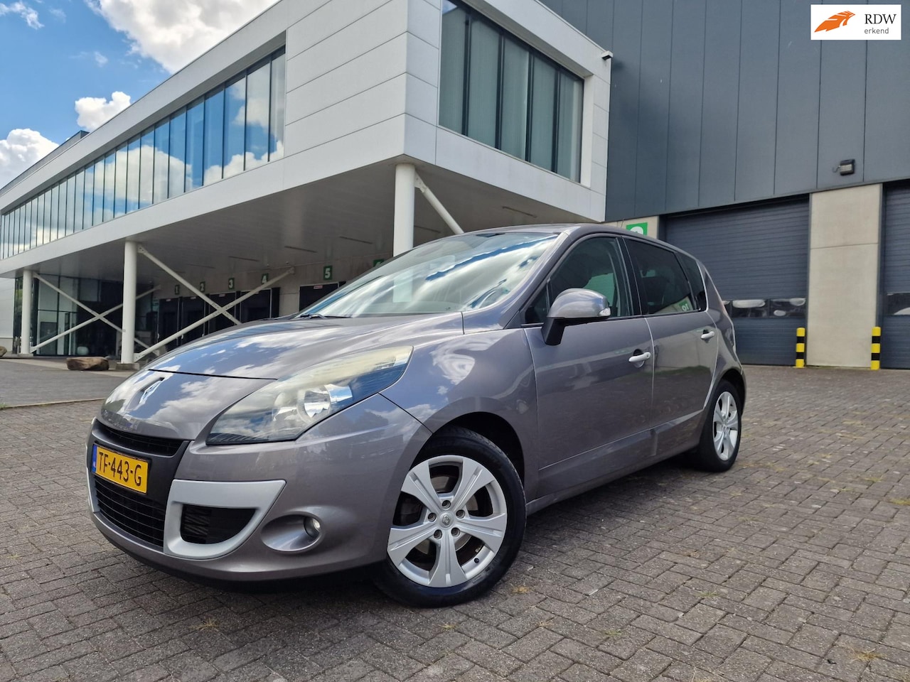 Renault Scénic - 1.4 TCE Dynamique NAVI PSENSOR TREKHAAK 2 X SLEUTELS - AutoWereld.nl