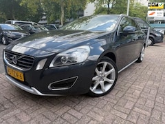 Volvo V60 - 1.6 T3 Summum Navi/Leer/Opendak