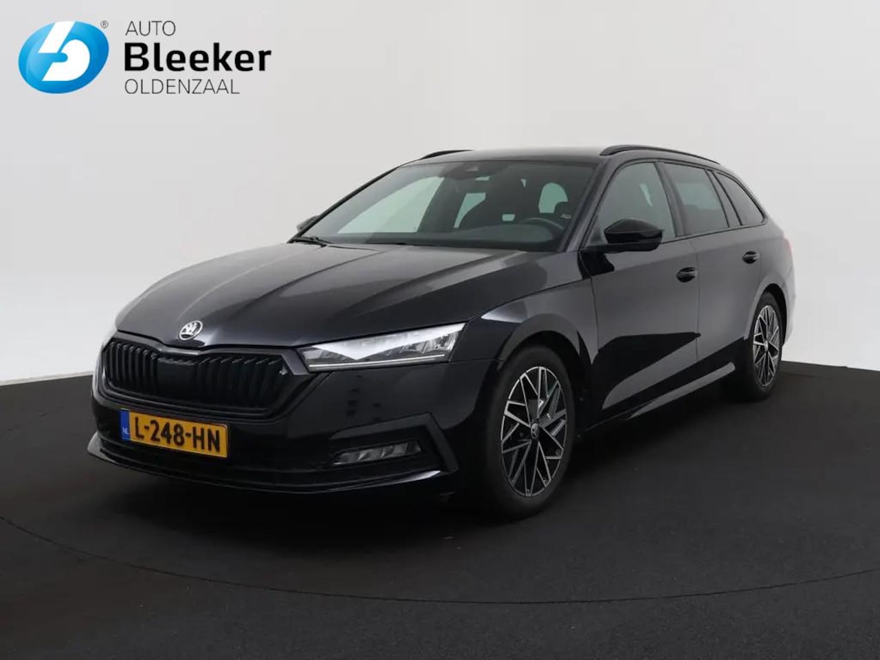Skoda Octavia - 1.4TSI 150Pk IV Sport Business Trekhaak Navi Clima - AutoWereld.nl