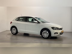 Volkswagen Polo - 1.0 TSI Comfortline Business Parkeersensoren Navigatie AppConnect Cruise Control