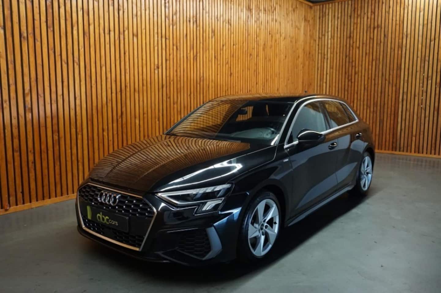 Audi A3 Sportback - SPORTBACK 35 TFSI S-EDITION AUTOMAAT - AutoWereld.nl