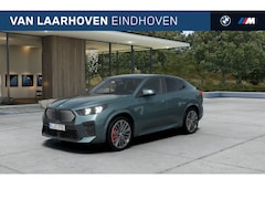 BMW iX2 - eDrive20 M Sport / Sportstoelen / Achteruitrijcamera / Adaptieve LED / M Adaptief onderste
