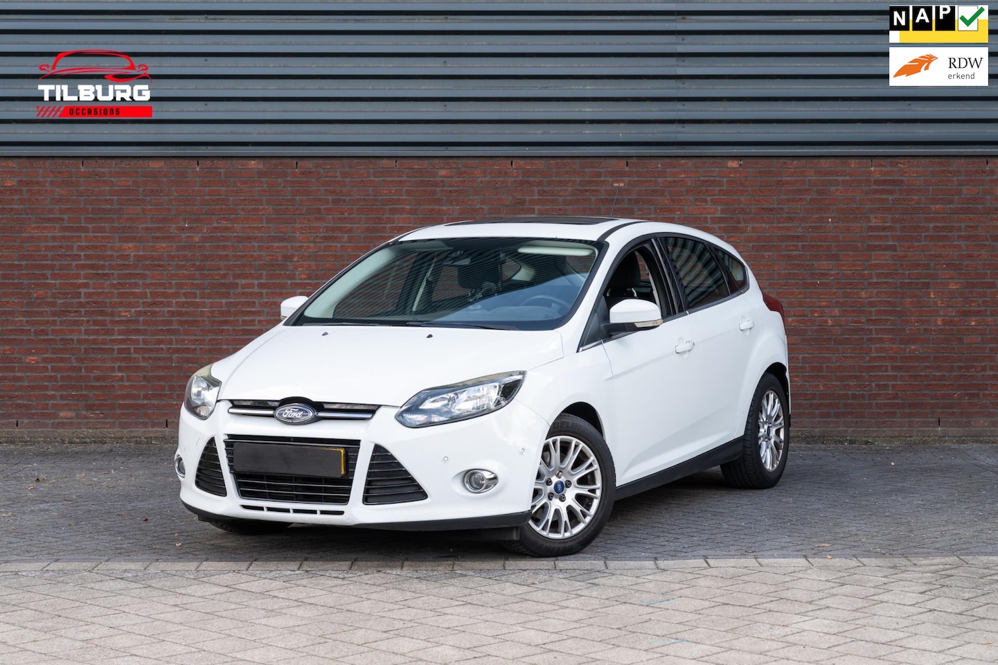 Ford Focus - 1.6 EcoBoost Titanium | PANO |Led | ACC | - AutoWereld.nl