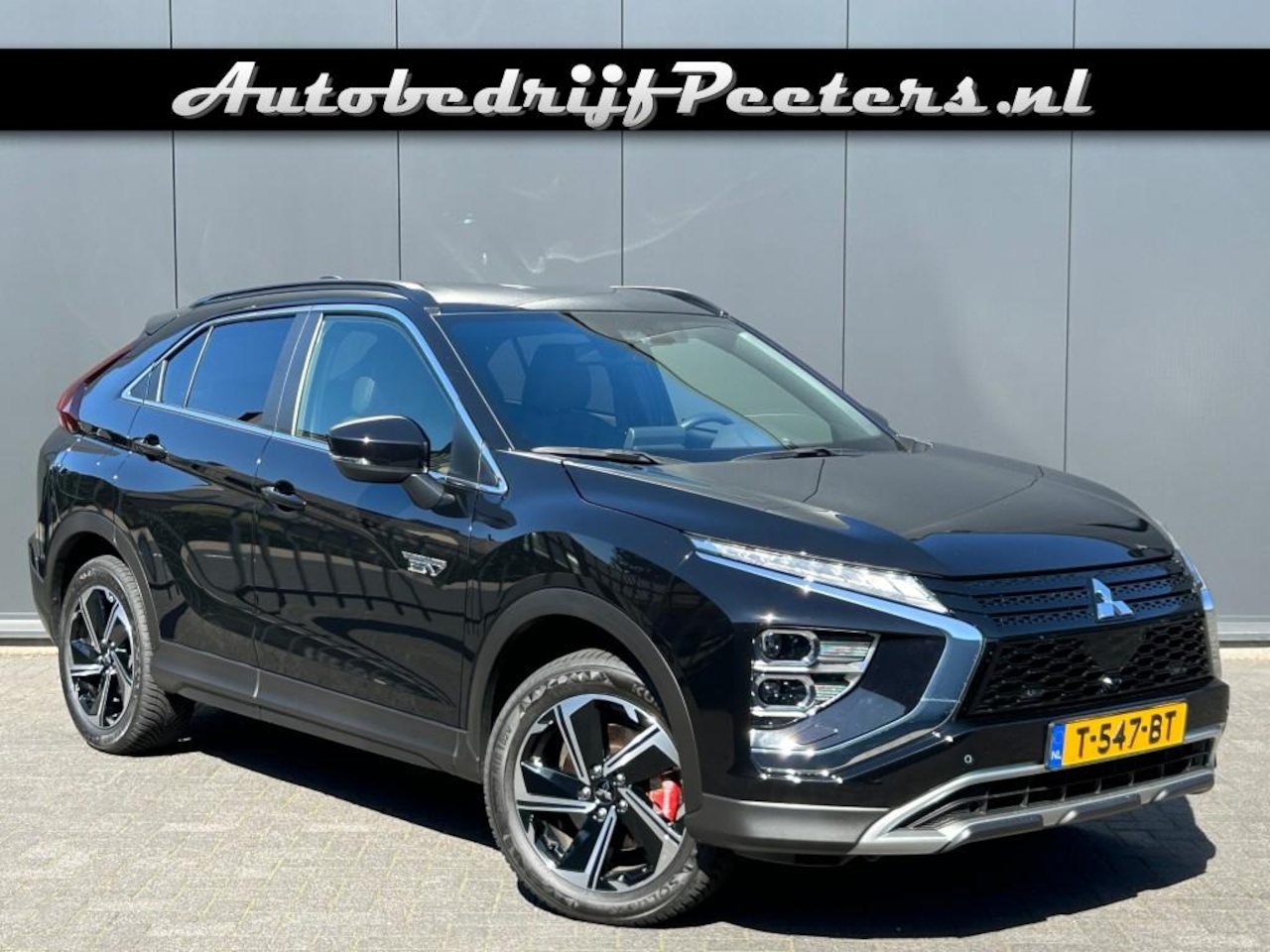 Mitsubishi Eclipse Cross - 2.4 PHEV Navi LED Cruise Camera Carplay Android Trekhaak - AutoWereld.nl