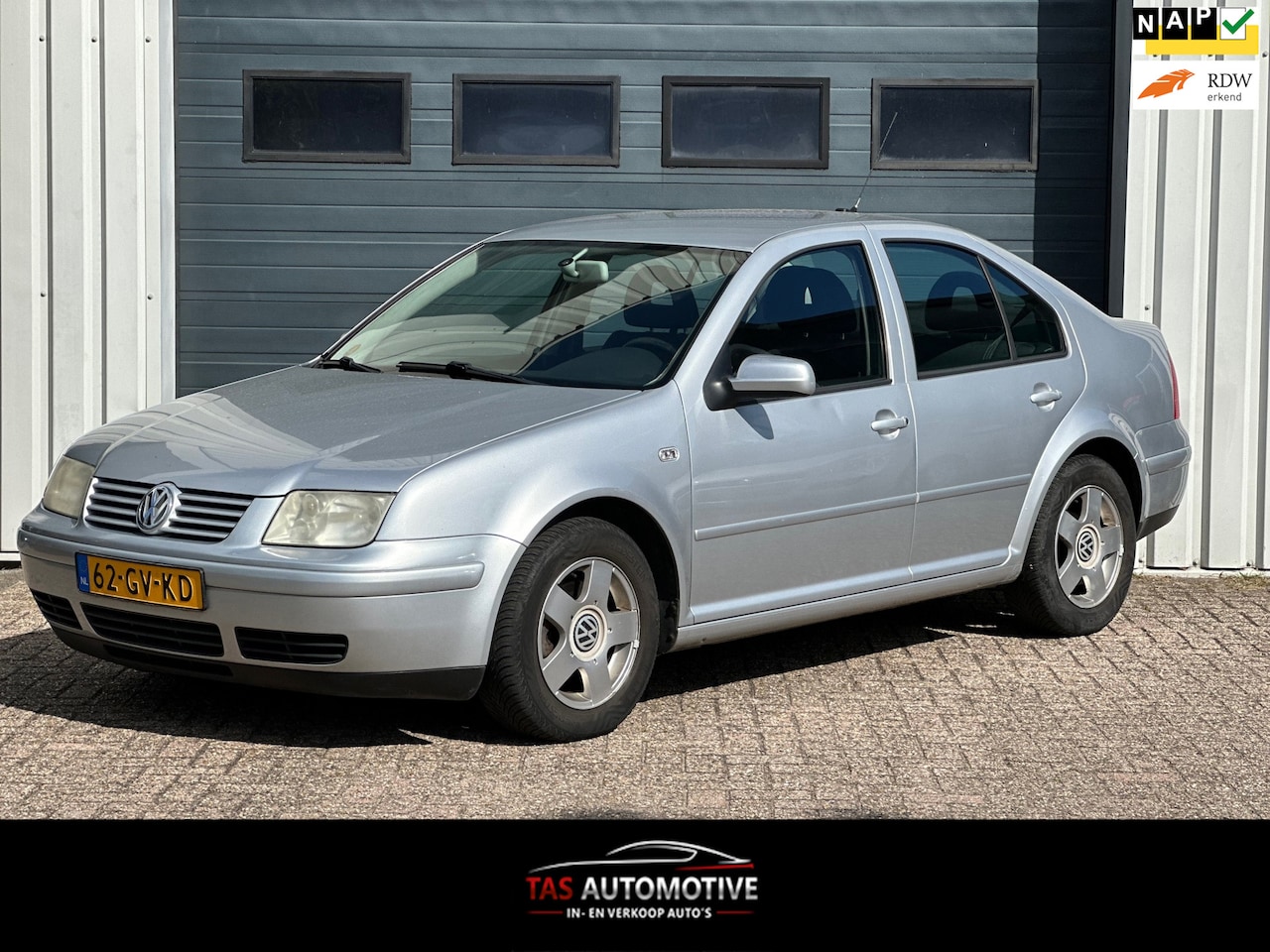 Volkswagen Bora - 2.0 CLIMA / CRUISE / EL. RAMEN / NAP - AutoWereld.nl