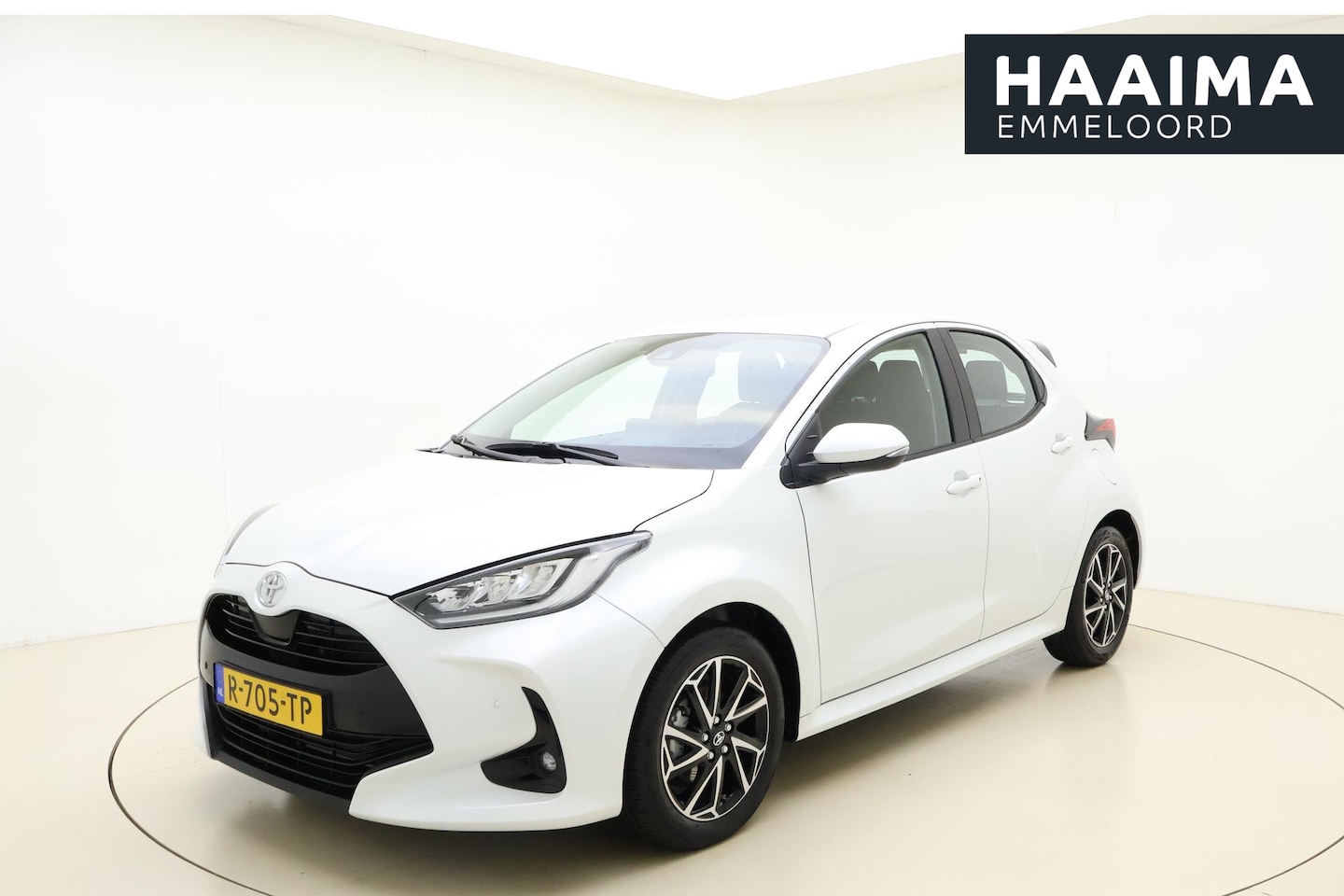 Toyota Yaris - 1.5 VVT-i 125pk Dynamic | Parkeersensoren voor en achter | Apple Carplay/Android Auto | Ac - AutoWereld.nl