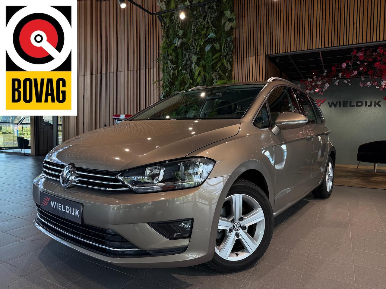 Volkswagen Golf Sportsvan - 1.2 TSI Highline Uitklapbare trekhaak - AutoWereld.nl