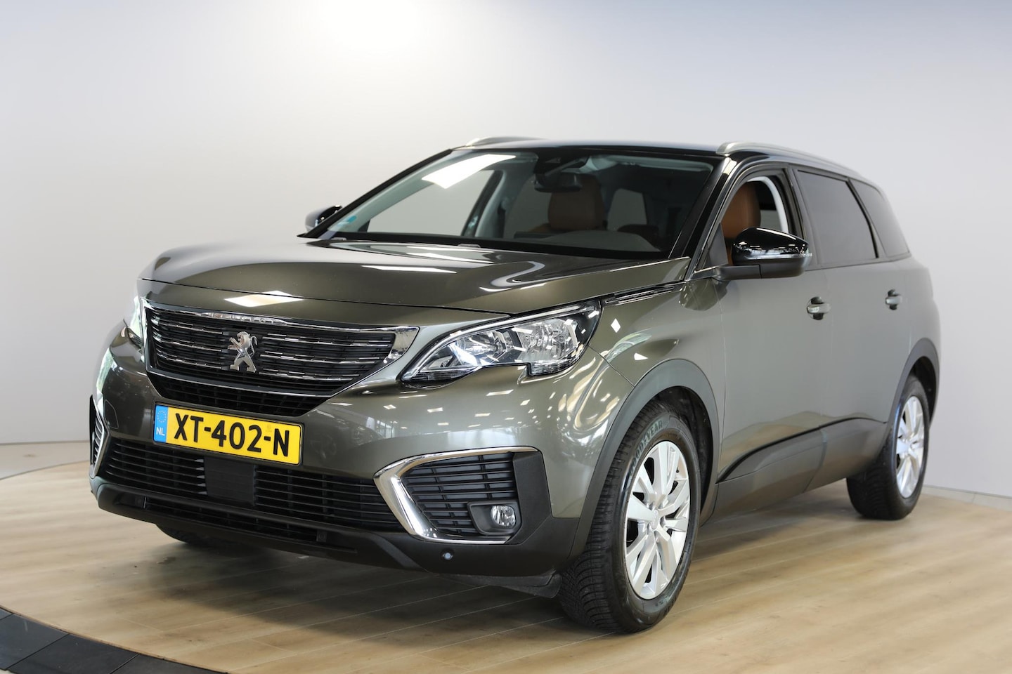 Peugeot 5008 - 1.2 PureTech Blue Lease Executive | 7-persoons | Trekhaak | Apple Carplay - AutoWereld.nl