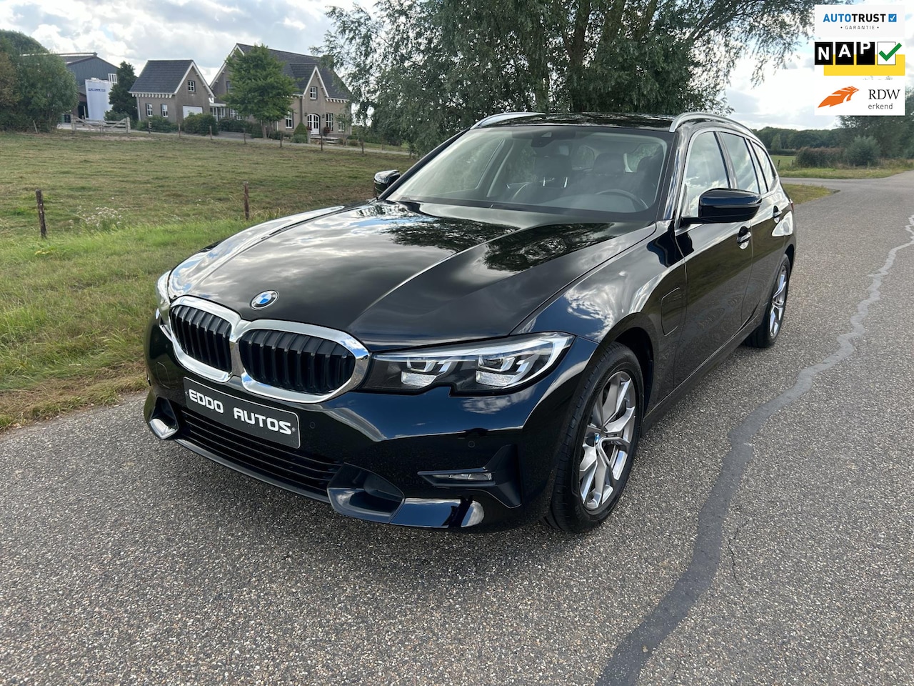 BMW 3-serie Touring - 330e Touring Aut. Sport Line El Trek BTW in - AutoWereld.nl