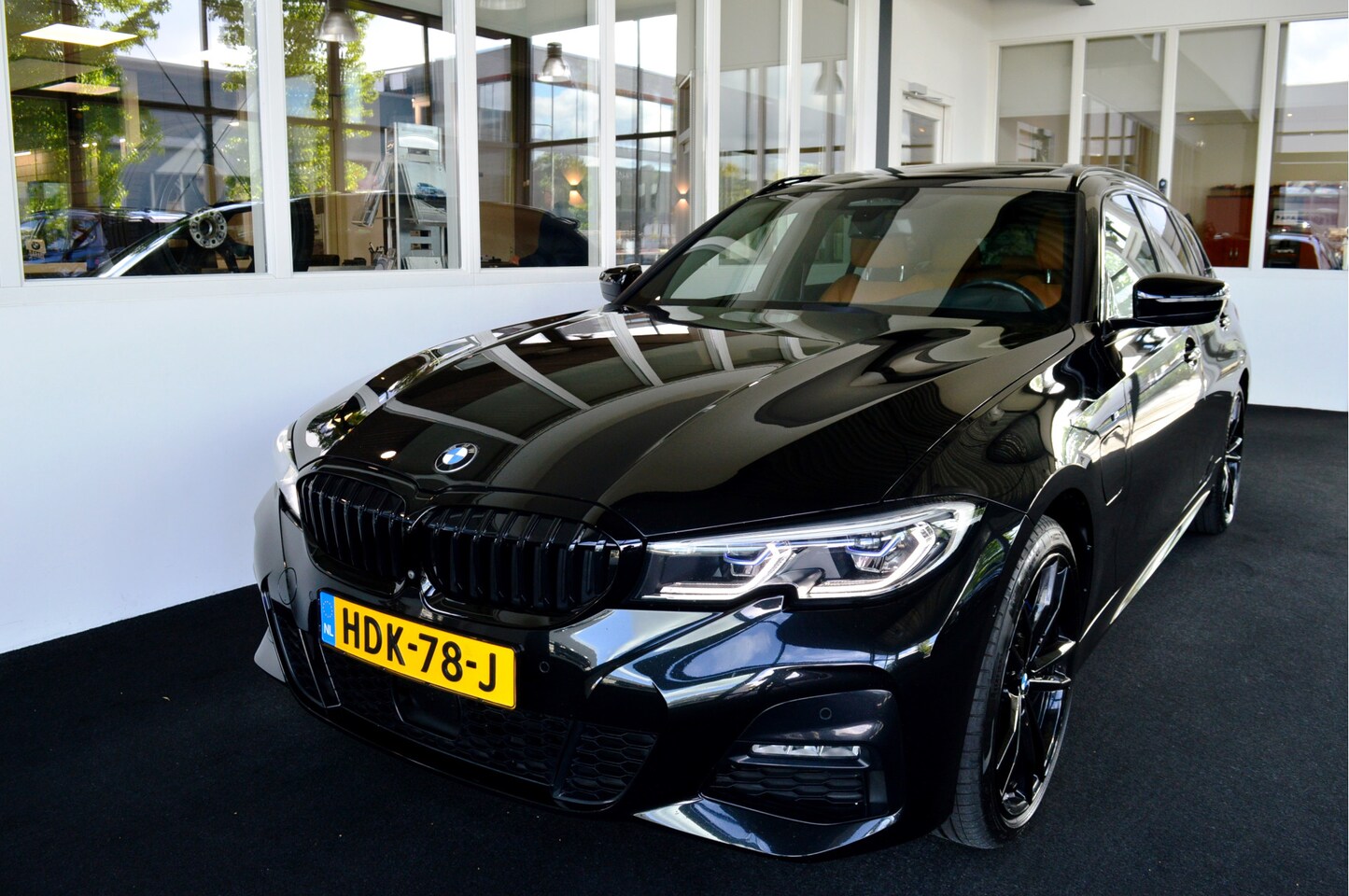 BMW 3-serie Touring - 330e Hybride xDrive M-Sportedition - AutoWereld.nl