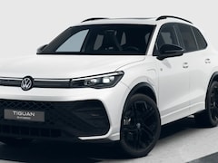 Volkswagen Tiguan - R-Line Edition 1.5 eHybrid 204 PK | Trekhaak | Black Style | Stuur & Stoelverwarming |