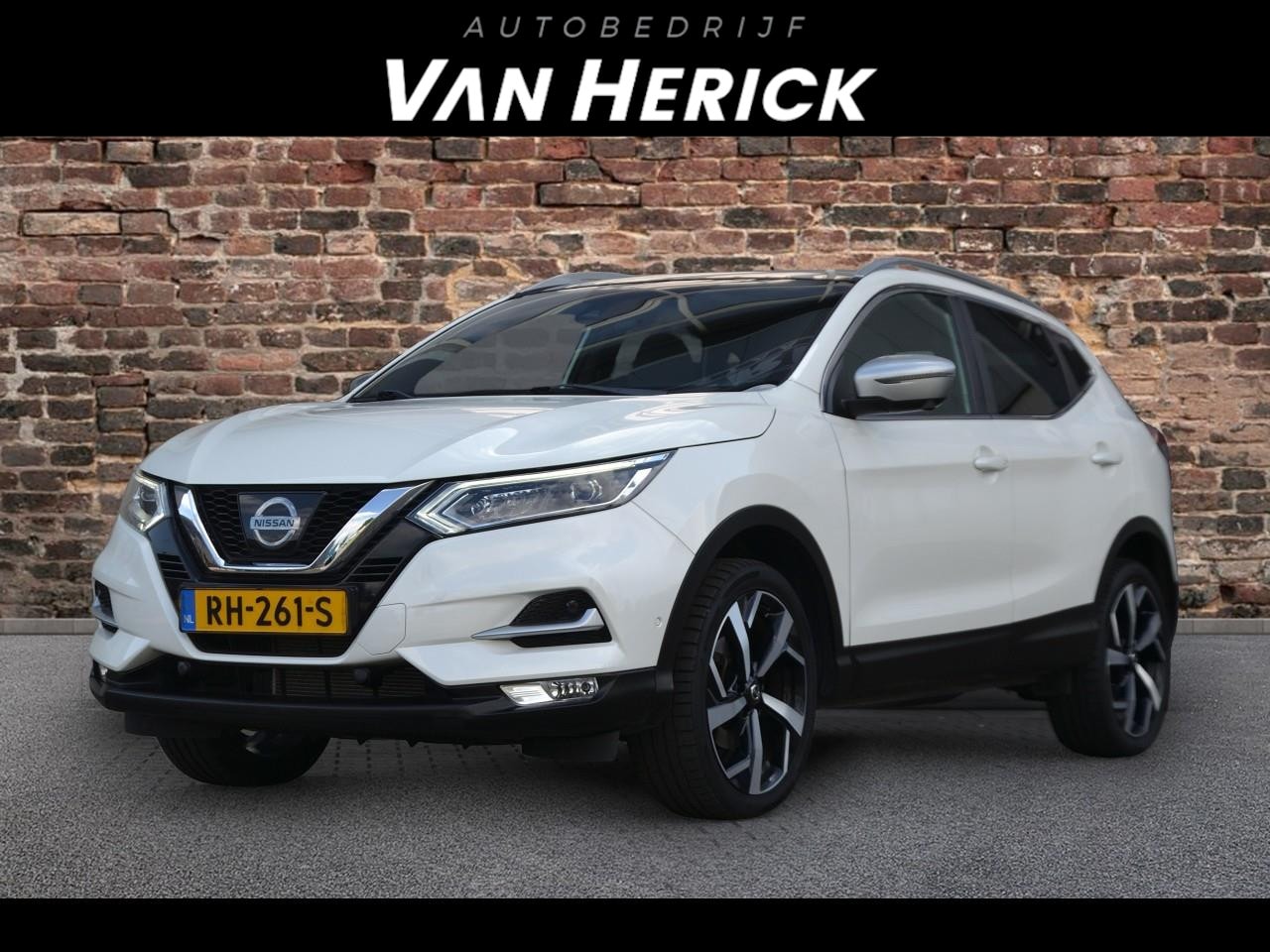 Nissan Qashqai - 1.2 Tekna + | Pano | Trekhaak | Stoelverwarming - AutoWereld.nl