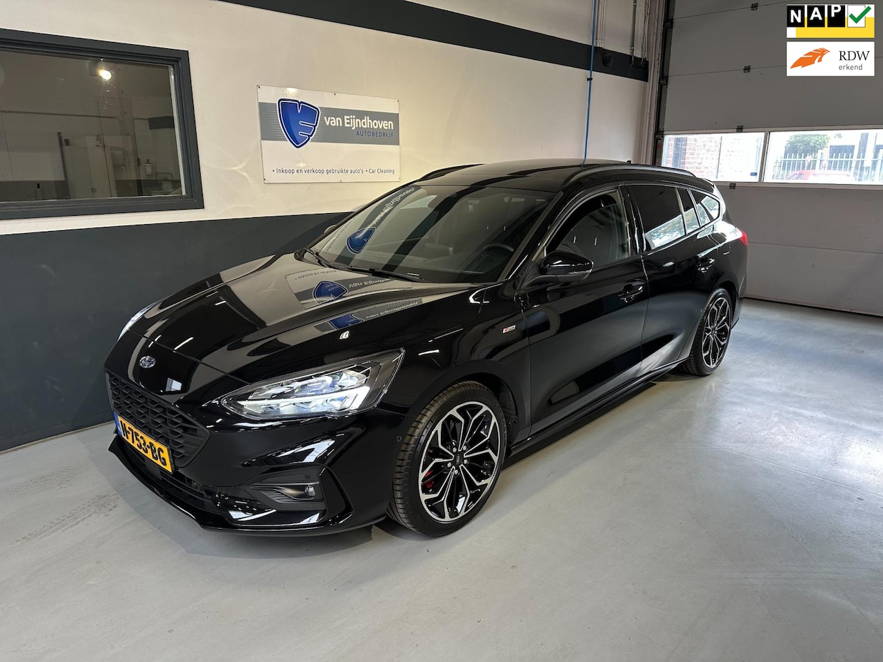 Ford Focus Wagon - 1.0 EcoBoost ST Line ACC|Pano|Carplay - AutoWereld.nl