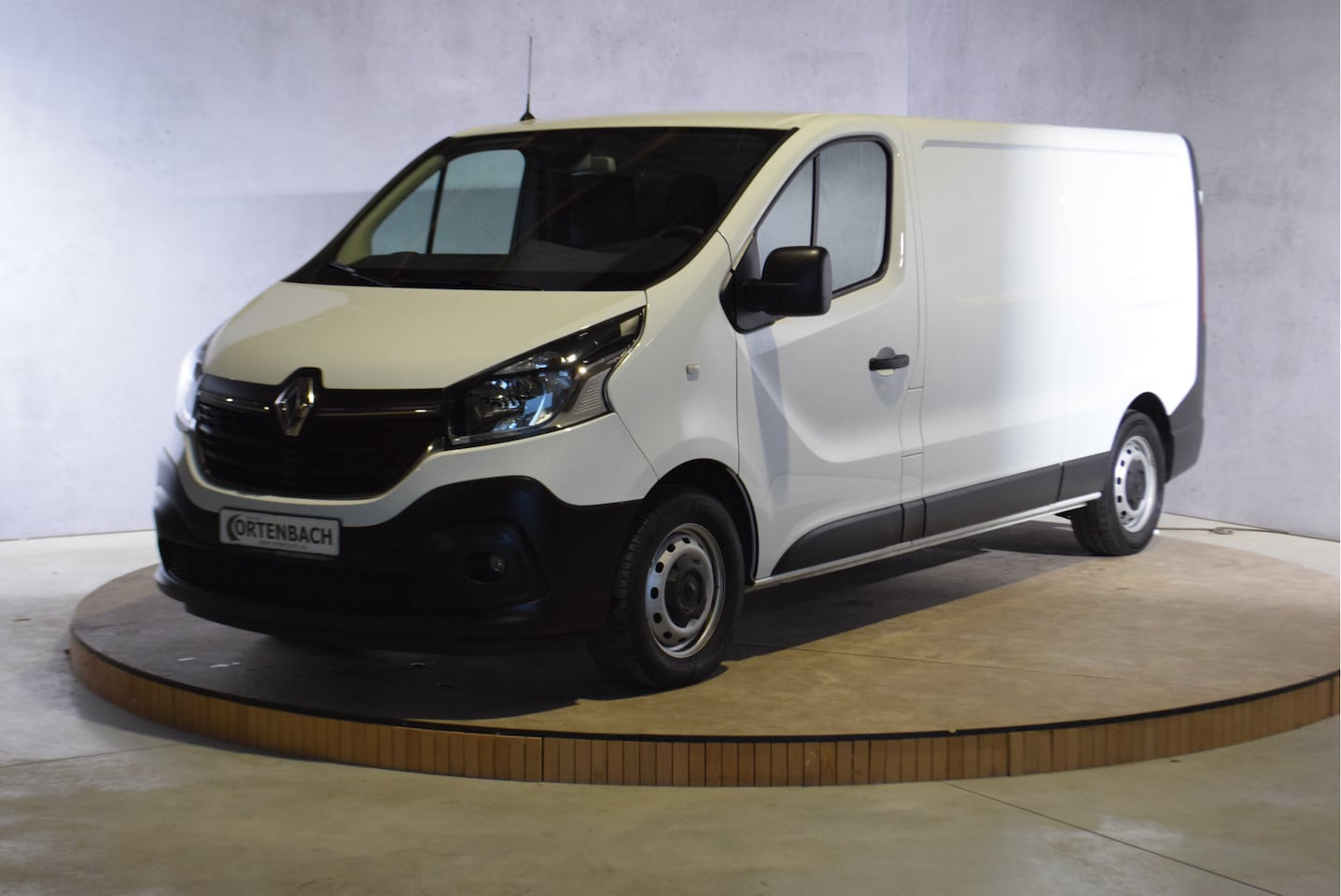 Renault Trafic - 2.0 dCi 145 T29 L2H1 Comfort | Aluca inrichting | Achteruitrijcamera | DAB | Hill hold | - AutoWereld.nl