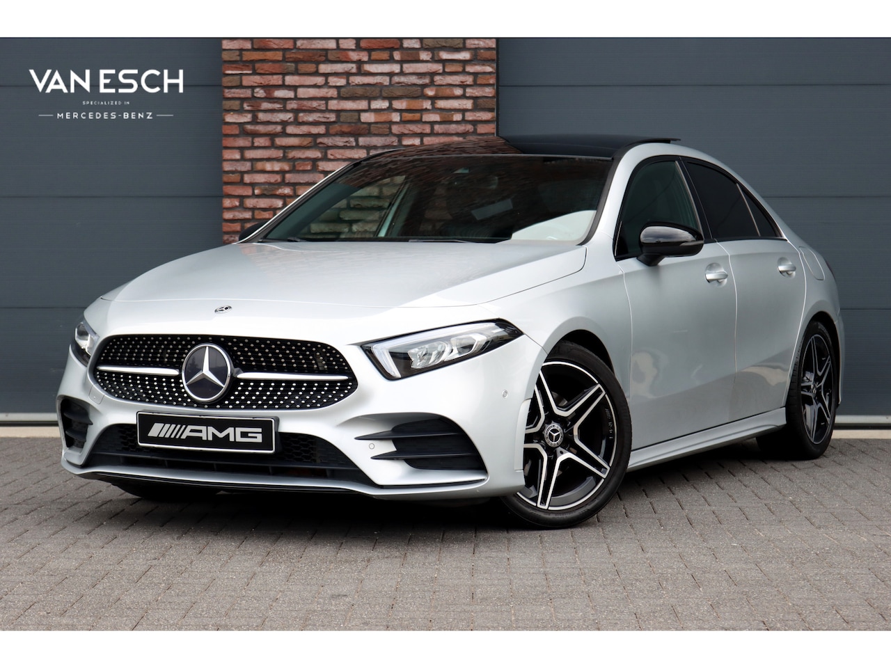 Mercedes-Benz A-klasse - 200 Business Solution AMG | Panoramadak | Camera | Night Pakket | High Performance Led | W - AutoWereld.nl