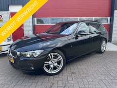 BMW 3-serie Touring - 318i M Sport Corporate Lease AUTOMAAT / TREKHAAK / FULL LED / NAVI / CLIMA / STOELVERW / P