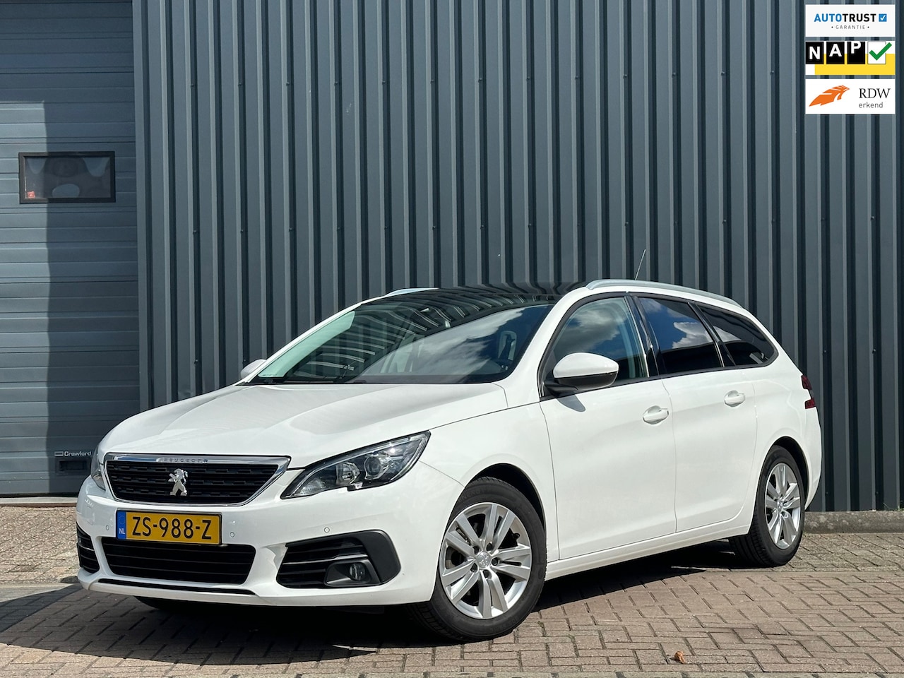 Peugeot 308 SW - 1.2 PureTech Blue Lease Executive PANORAMADAK - AutoWereld.nl