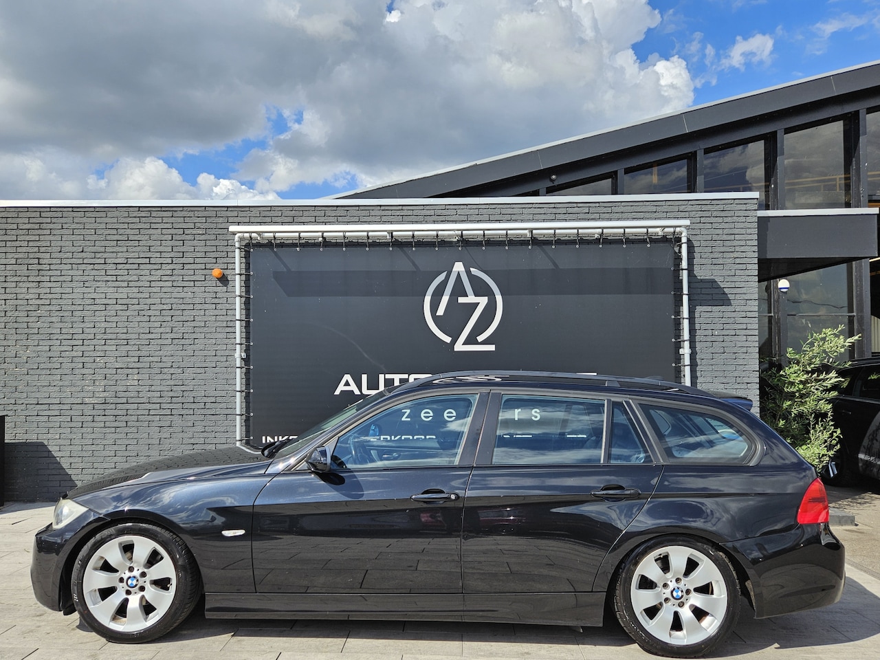 BMW 3-serie Touring - 320i High Executive zo meenemen - AutoWereld.nl