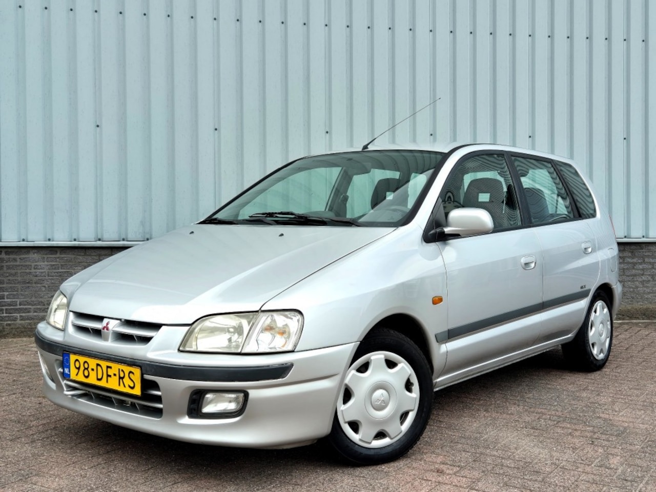 MITSUBISHI SPACE STAR