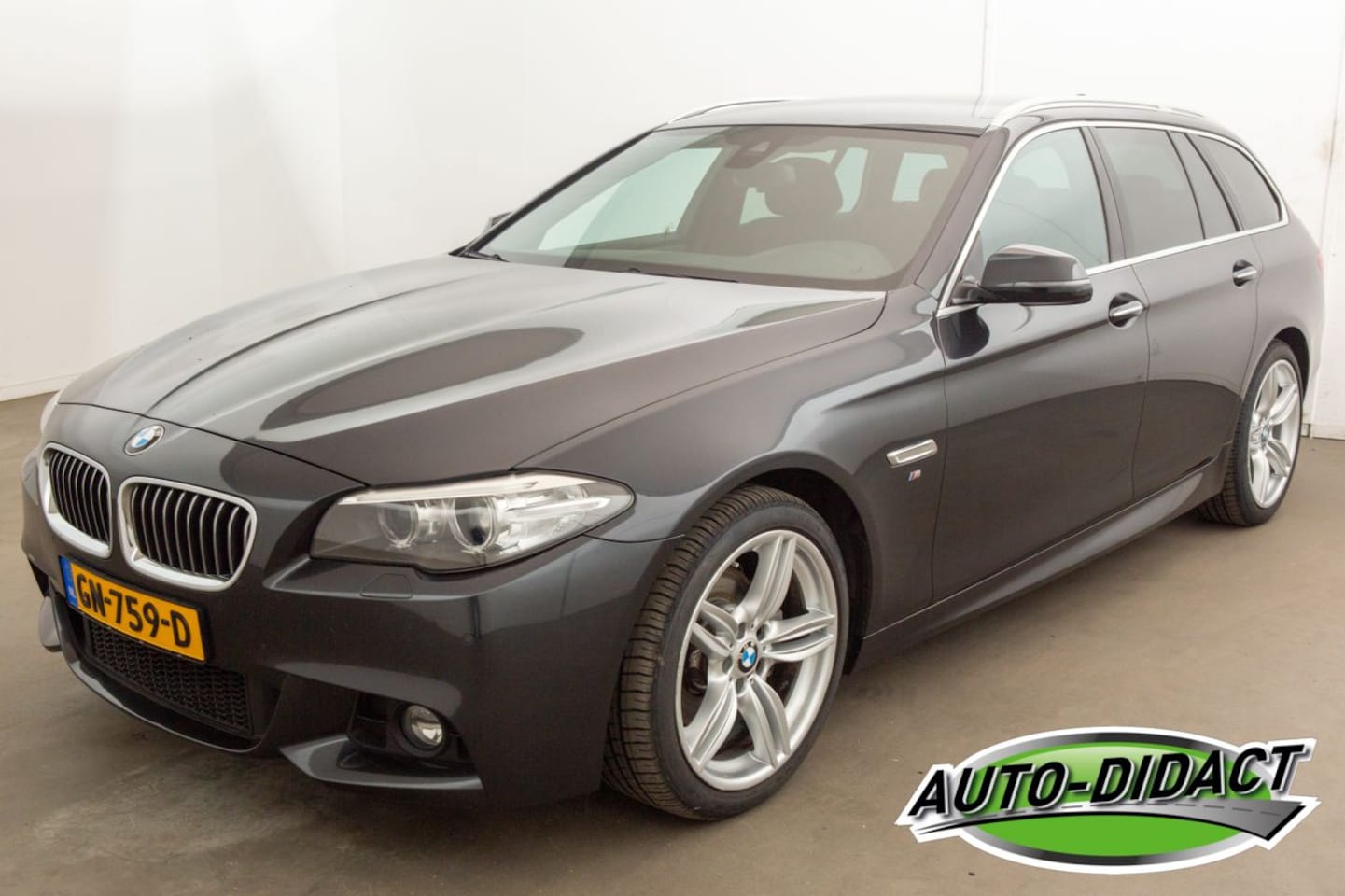 BMW 5-serie Touring - 520i Automaat Clima Executive - AutoWereld.nl