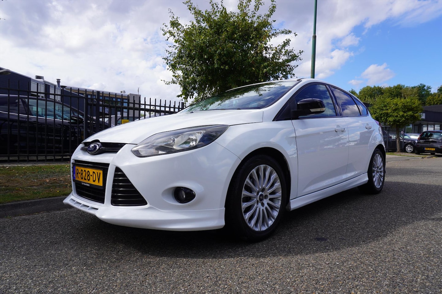 Ford Focus - 1.0 EcoBoost 125pk 5-deurs Lease Titanium TEKST LEZEN - AutoWereld.nl