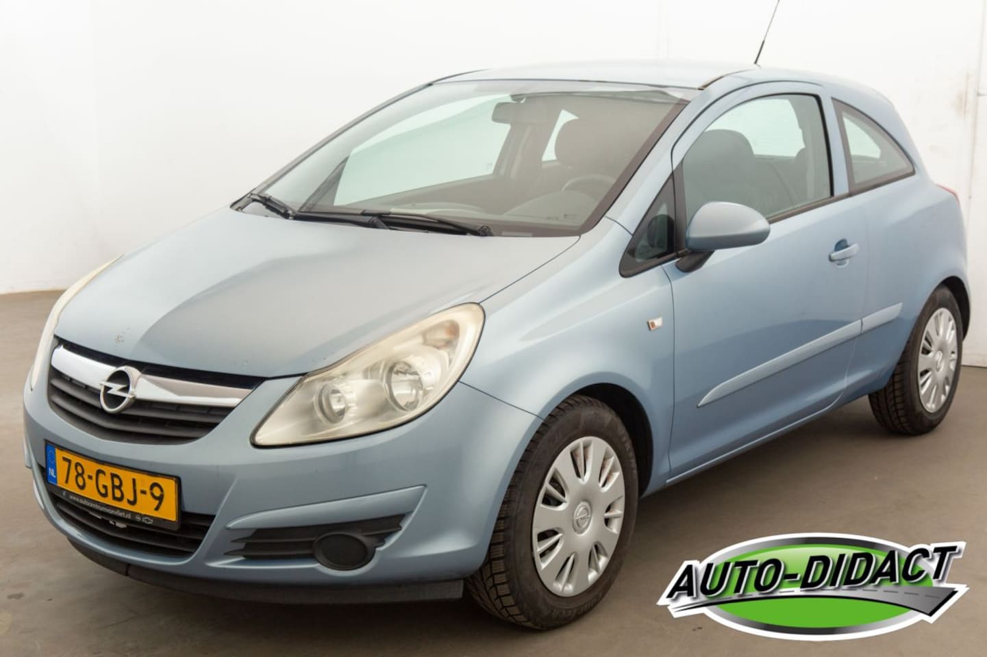 Opel Corsa - 1.4-16V Enjoy Airco - AutoWereld.nl
