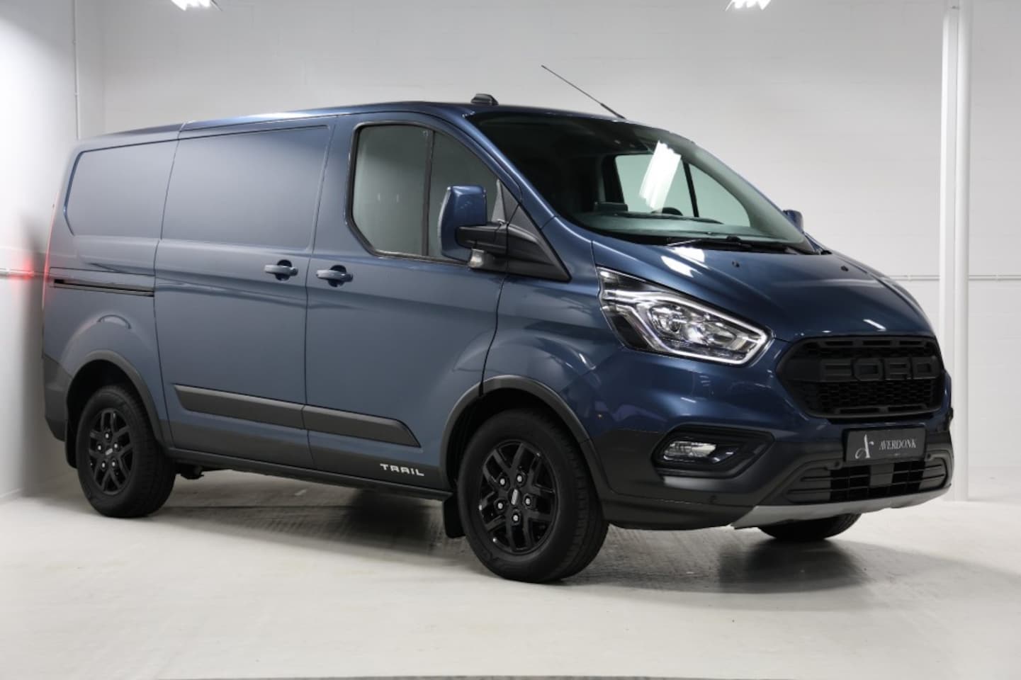 Ford Transit Custom - 300 2.0 TDCI 130PK L1H1 TRAIL *Leder/Trekh/Cam/Stoelvw* - AutoWereld.nl