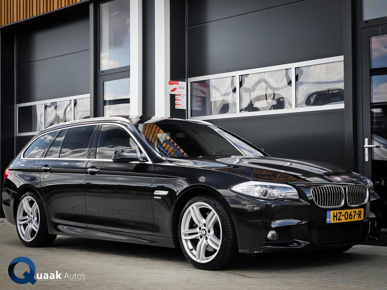 BMW 5-serie Touring - 535d xDrive M-Sport | PANO | TREKHAAK | INDIVIDUAL | LEDER | STANDKACHEL - AutoWereld.nl