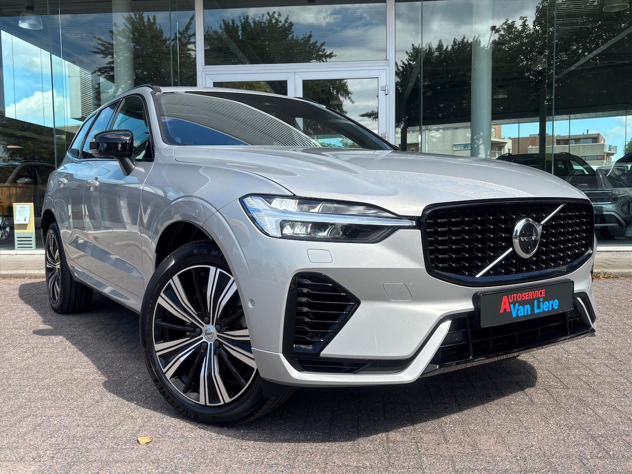 Volvo XC60 - T6 Recharge AWD R-Design| Harman Kardon|360 Camera|Schuifdak| Trekhaak|Rijklaarprijs incl. - AutoWereld.nl