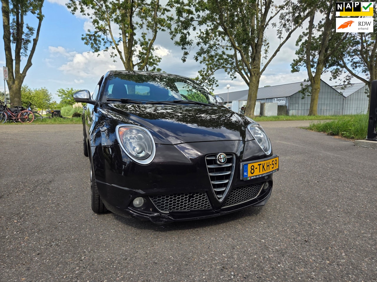 Alfa Romeo MiTo - 0.9 TwinAir Distinctive- GOED ONDERHOUDEN- PARKEER SENSOREN-AIRCO- ELEKTRISCHE RAMEN-NAVIG - AutoWereld.nl