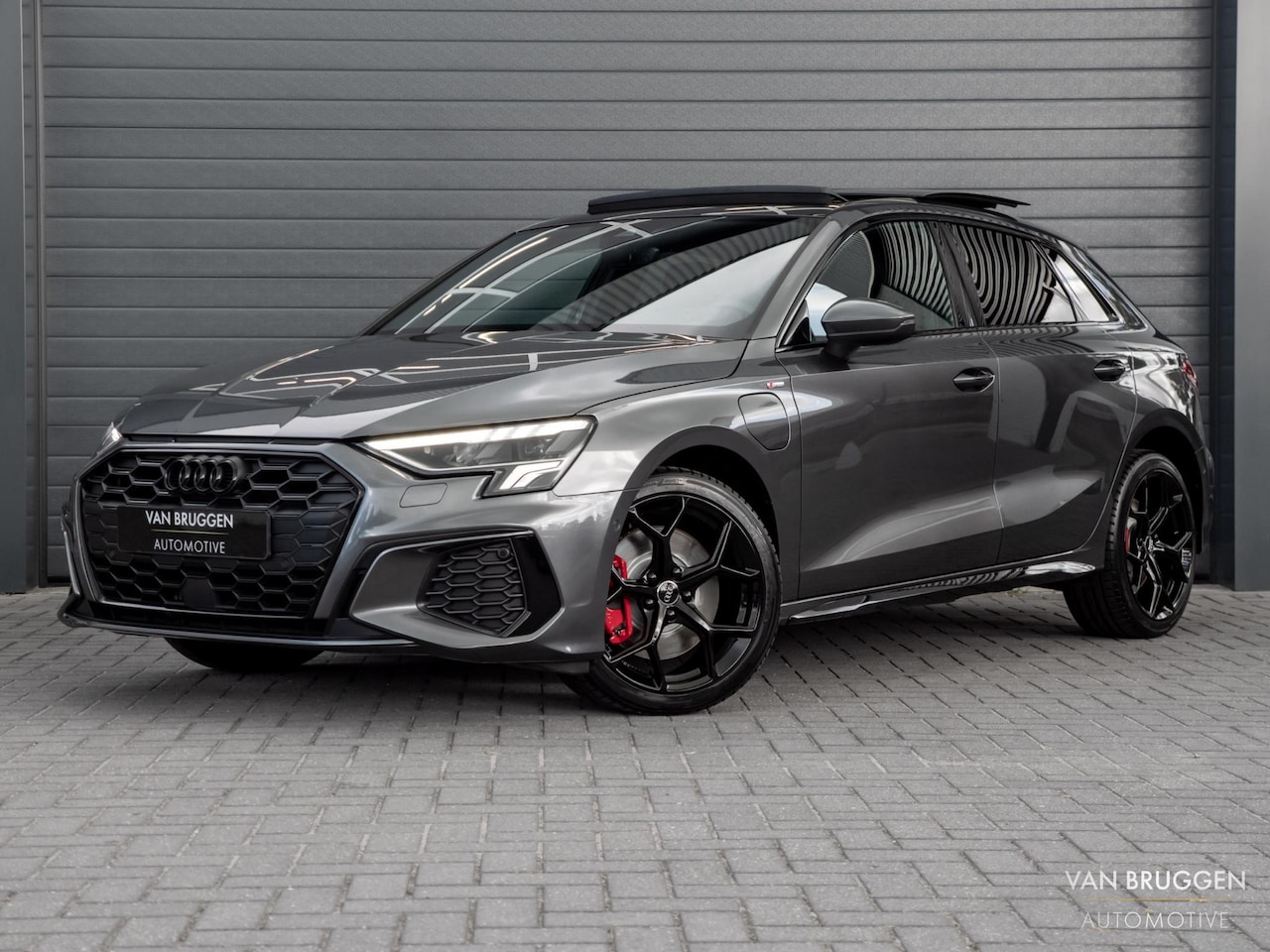 Audi A3 Sportback - 45 TFSI E S-Line Pano RS-Stoelen Leer Sfeer S3 Head-Up BTW - AutoWereld.nl