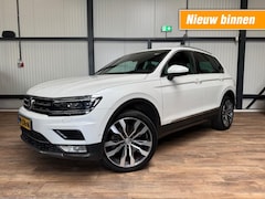 Volkswagen Tiguan - 2.0 TSI AUTOMAAT / 4 MOTION / PANO / MASSAGE / ETC
