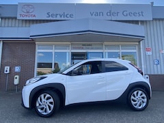 Toyota Aygo X - 1.0 VVT-i MT First Lichtmetaal Stoelverwarming