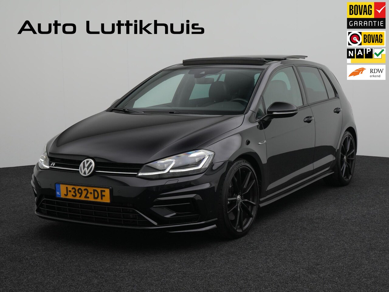 Volkswagen Golf - 2.0 TSI 4Motion R Akra Pano Dynaudio Carbonleer - AutoWereld.nl