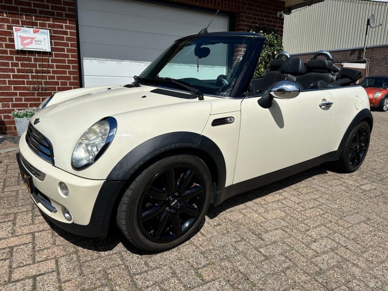 MINI Cabrio - 1.6 Cooper Chili 1.6 COOPER CHILI - AutoWereld.nl