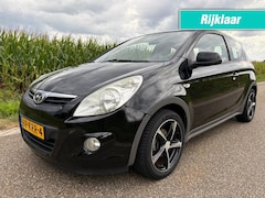 Hyundai i20 - 1.4I DYNAMIC / AIRCO / SPORT /