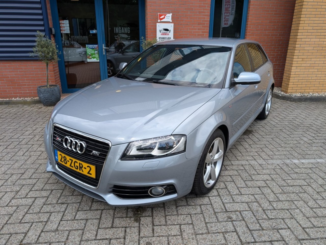 Audi A3 - 1.2 TFSI S-Line ABT EDITION, Navi, Cruise, Airco - AutoWereld.nl