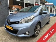 Toyota Yaris - 1.3 VVT-i Dynamic Navigatie Airco Trekhaak Panoramadak