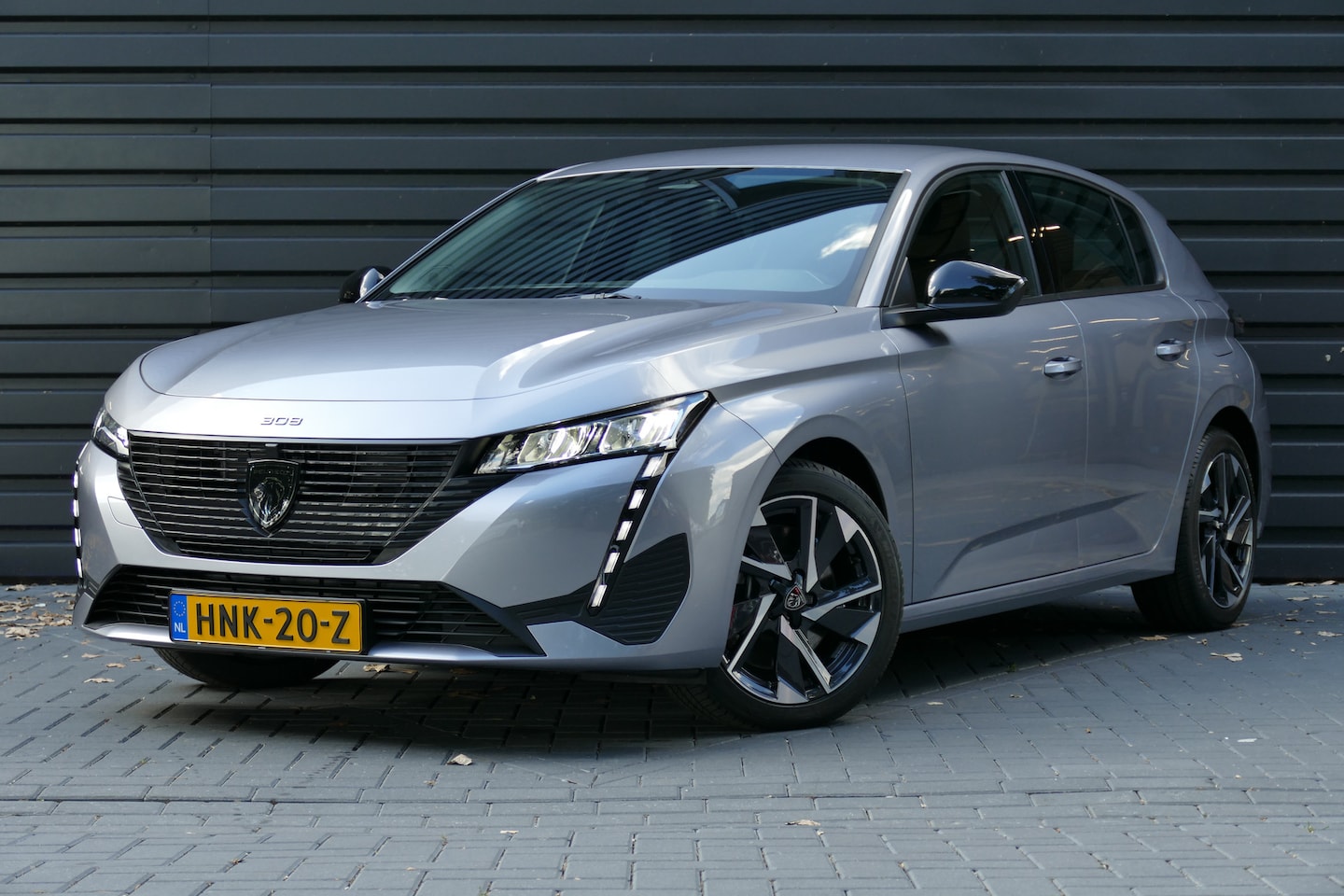 Peugeot 308 - 1.6 PLUG-IN HYBRID 180PK ACTIVE PACK BUSINESS AUTOMAAT / NAVI / LED / CLIMA / 17"'LMV / PD - AutoWereld.nl
