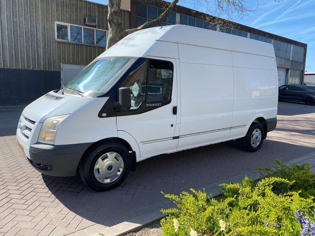 Ford Transit - 350L 2.2 TDCI HD * Airco * Cruise Control * 85KW=116PK * Airbag * Elek Ramen * Stuurbekrac - AutoWereld.nl