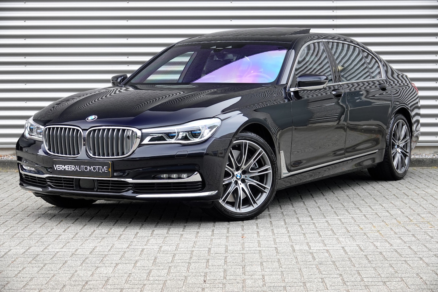 BMW 7-serie - M760Li xDrive 612PK | V12 | Sky Lounge | Night Vision | Chauffeurspakket | Laser | Scherme - AutoWereld.nl