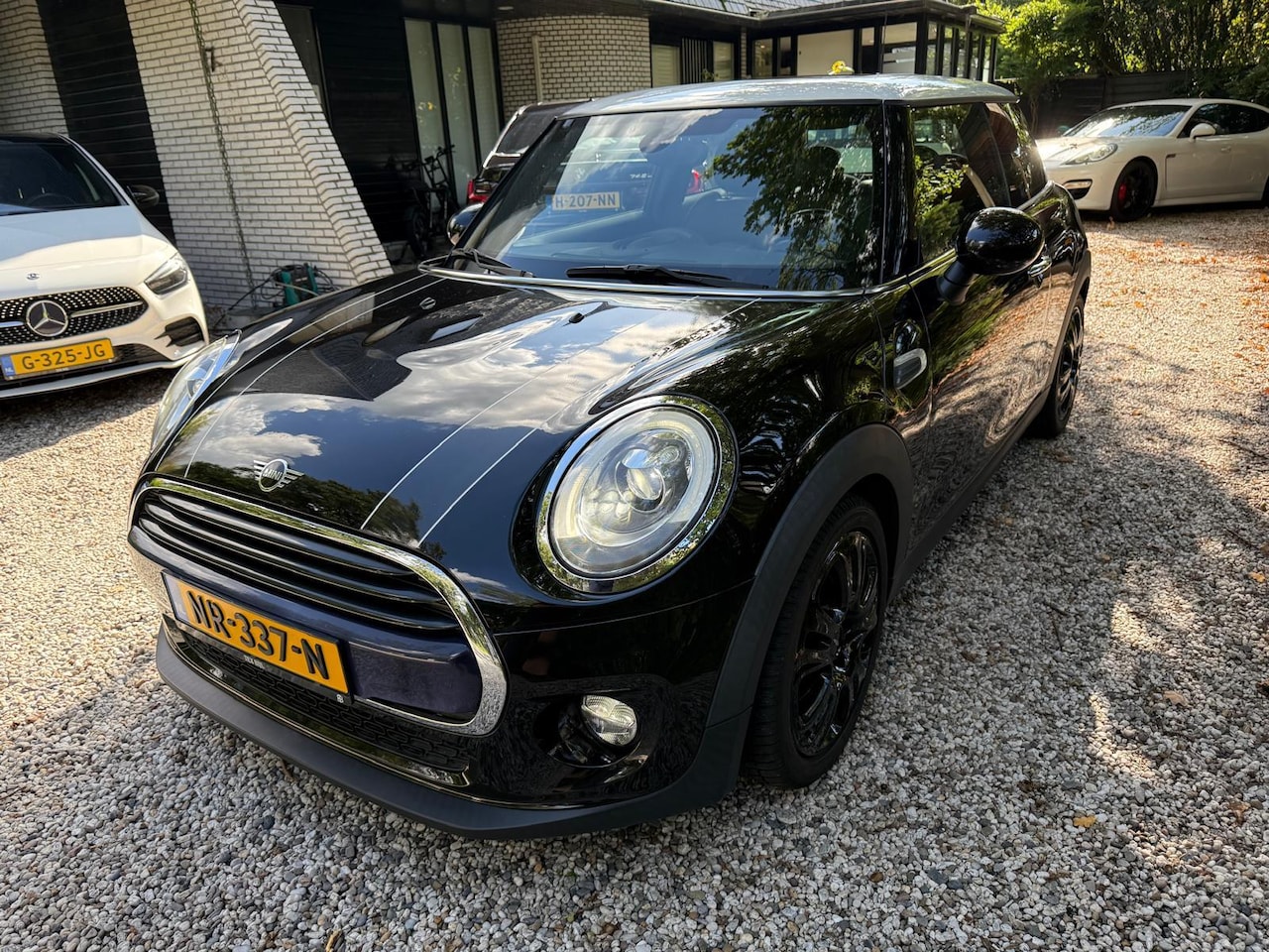 MINI Cooper - Mini 1.5 Chili Business Leer Clima Pano Automaat enz - AutoWereld.nl