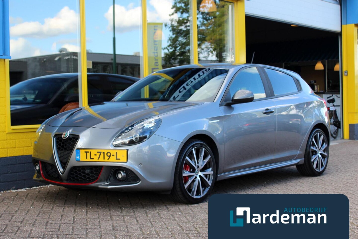 Alfa Romeo Giulietta - 1.4 Turbo MultiAir Leder Navi - AutoWereld.nl