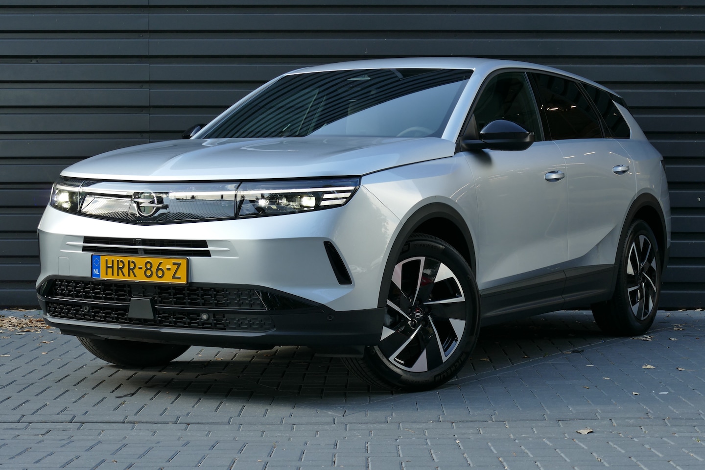 Opel Grandland - 1.2 HYBRID 145PK GS AUTOMAAT NAVI / LED / CLIMA / 19"LMV / 360 CAMERA / ADAPT. CRUISECONTR - AutoWereld.nl