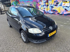 Volkswagen Fox - 1.2 Trendline 142dkm n.ap zeer leuke auto zuinig voorzien van stuurbekrachtiging stereo ri