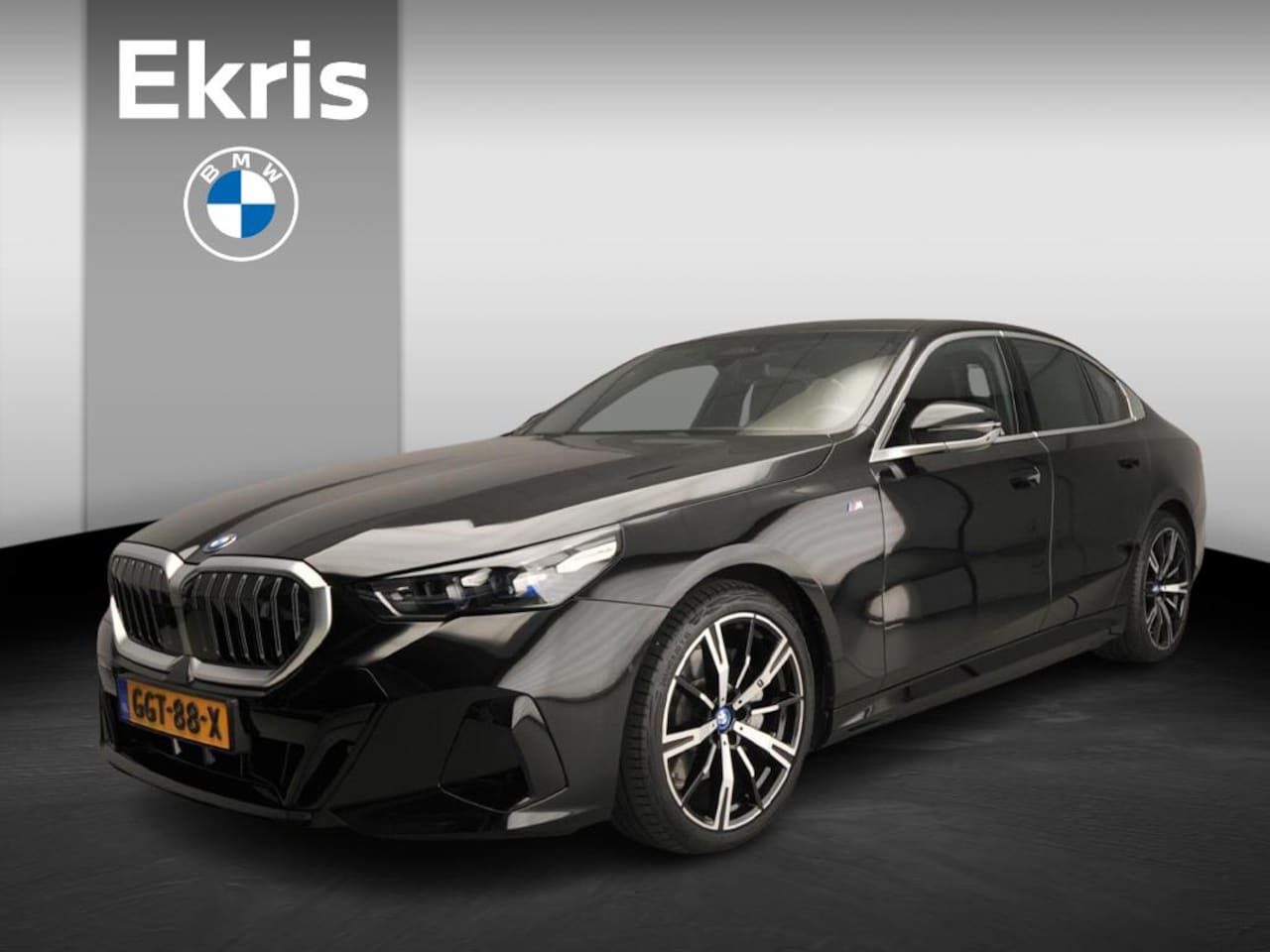 BMW i5 - Sedan eDrive40 | M-Sportpakket | LED | Leder | HUD | Schuifdak | Trekhaak | Comfortzetels - AutoWereld.nl