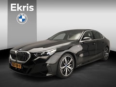 BMW i5 - Sedan eDrive40 | M-Sportpakket | LED | Leder | HUD | Schuifdak | Trekhaak | Comfortzetels